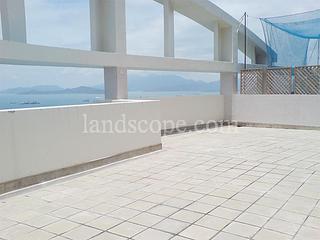 Pok Fu Lam - Villas Sorrento 02