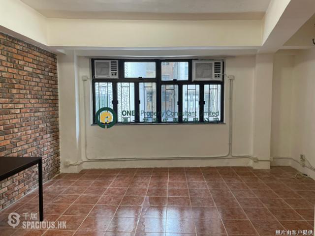 Central - 32-34, Graham Street 01