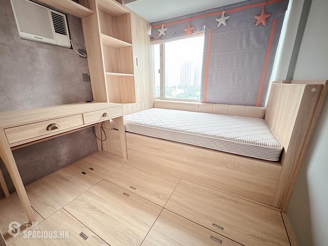 Tin Shui Wai - Kingswood Villas Phase 1 Locwood Court 01