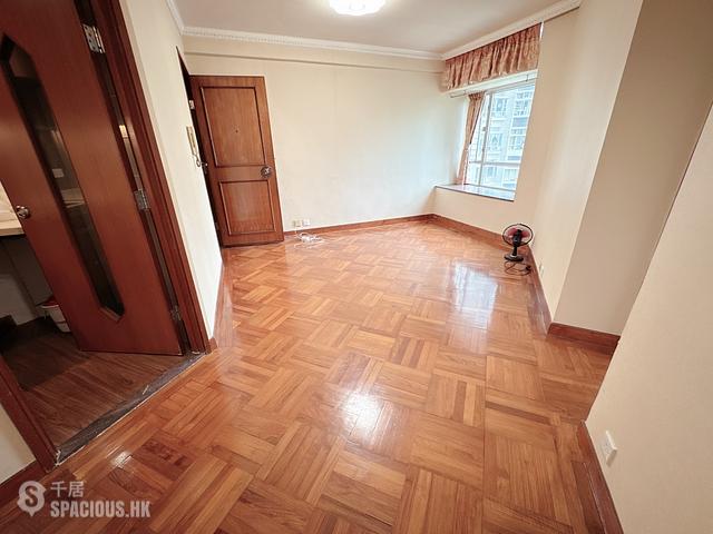 Tin Shui Wai - Kingswood Villas Phase 2 Sherwood Court 01