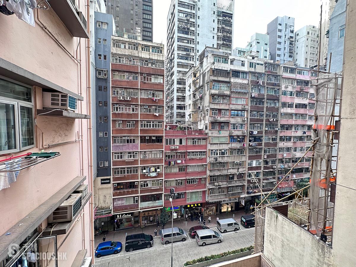 Wan Chai - Wah Fat Mansion 01