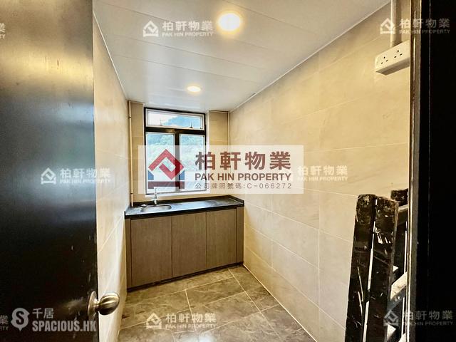 Quarry Bay - King's House 01