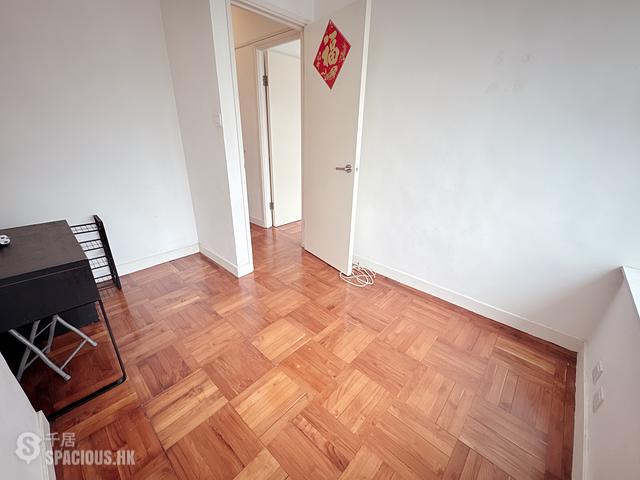 Tin Shui Wai - Kingswood Villas Phase 1 Locwood Court 01
