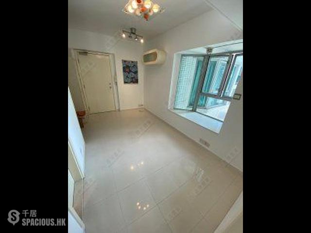 Tai Kok Tsui - Metro Harbour View Phase 1 Block 4 01