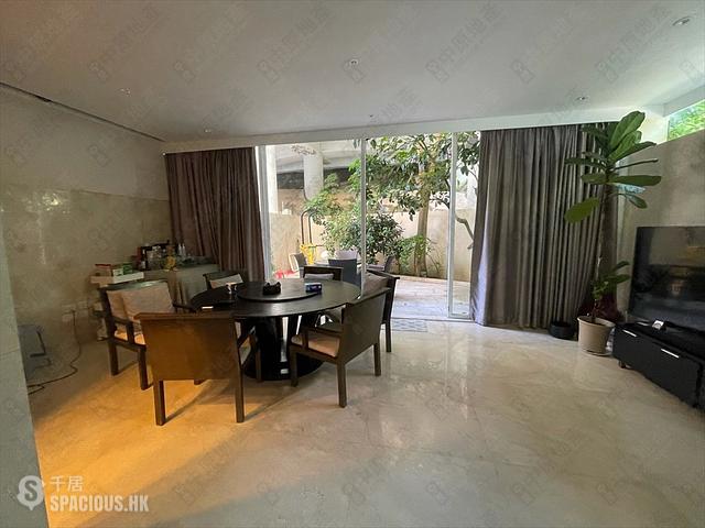 Chung Hom Kok - Cypresswaver Villas Block B 01