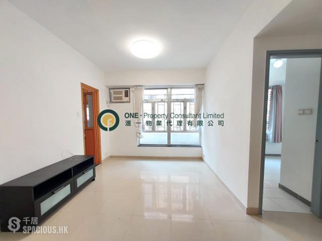 Sai Ying Pun - Yin Tak Building 01