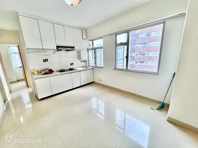 Wan Chai - Pao Woo Mansion 01