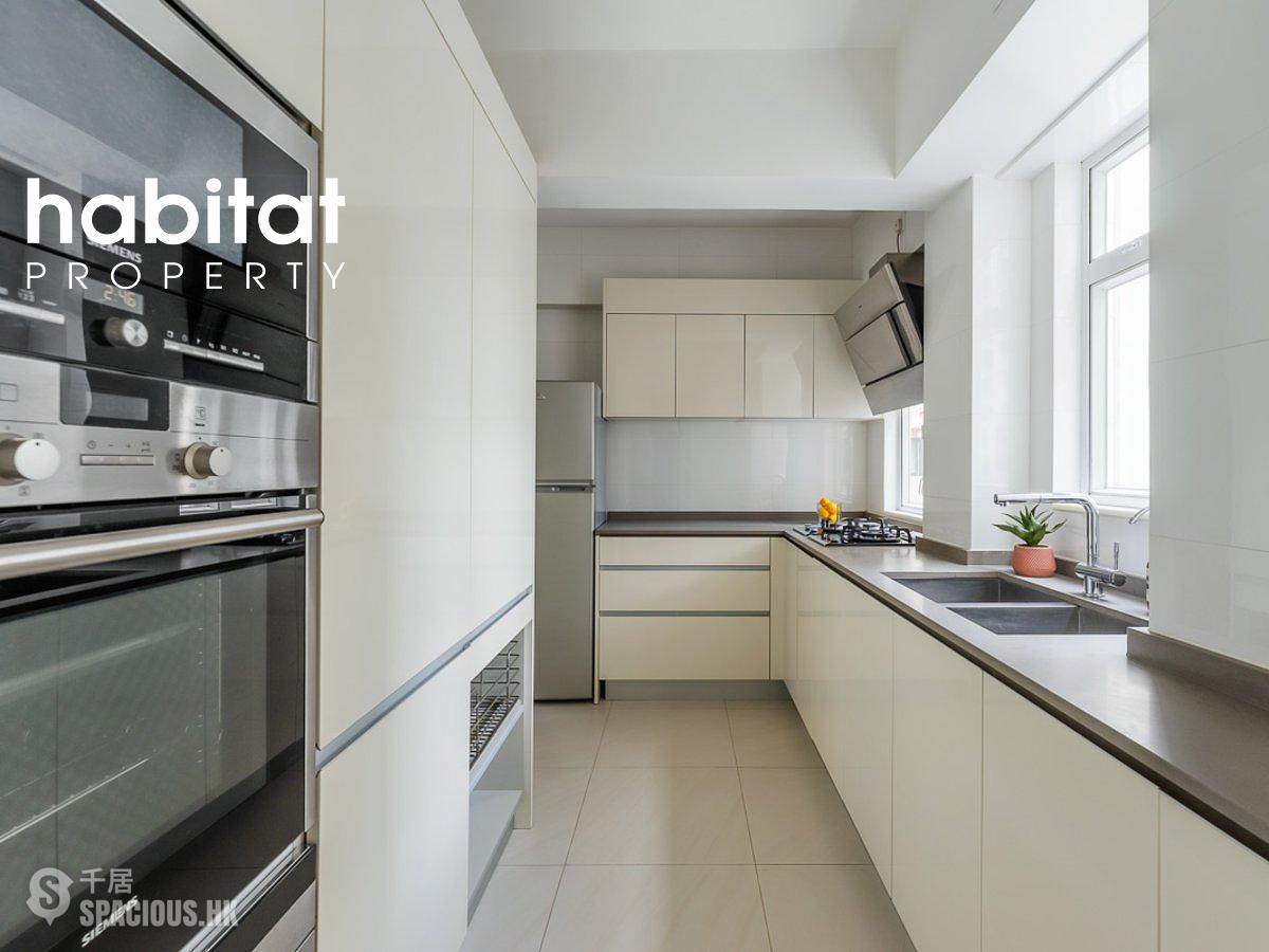 Mid Levels Central - Merry Court 01