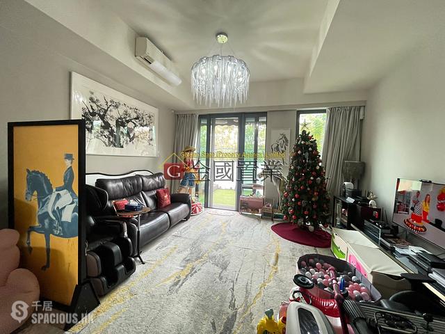 Gold Coast / So Kwun Wat - The Carmel 01