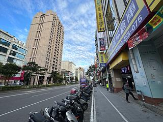 Zhongshan - XX Section 2, Nanjing East Road, Zhongshan, Taipei 04