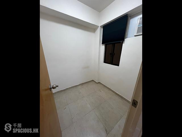 Mong Kok - Kai Wan Building 01