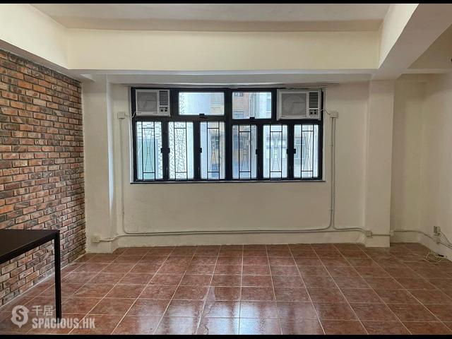 Central - 32-34, Graham Street 01