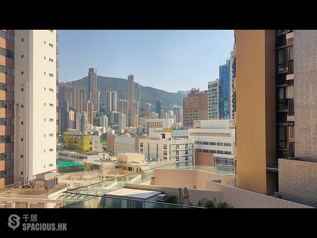 Wan Chai - Man On House Block B 01