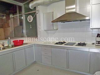 Chung Hom Kok - Cypresswaver Villas 06