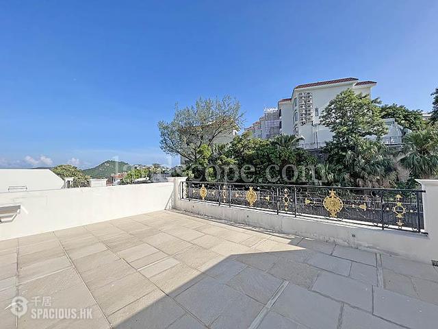 Chung Hom Kok - Magnolia (The Crown Villas) 03