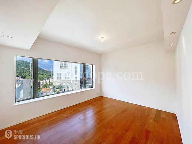 Chung Hom Kok - Magnolia (The Crown Villas) 05