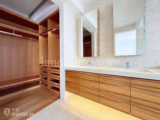 Chung Hom Kok - Magnolia (The Crown Villas) 06