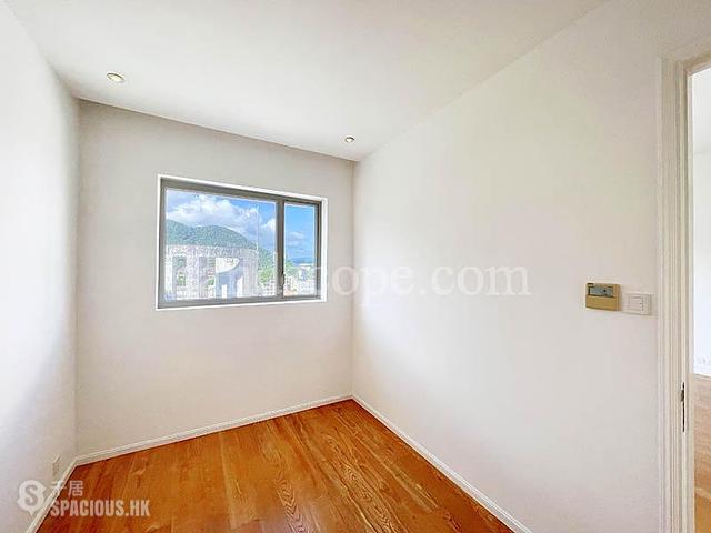 Chung Hom Kok - Magnolia (The Crown Villas) 09