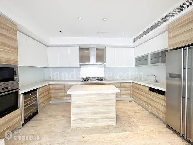 Chung Hom Kok - Magnolia (The Crown Villas) 11