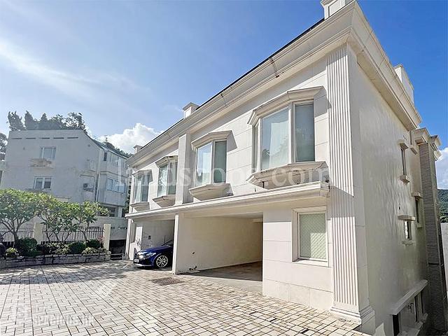 Chung Hom Kok - Magnolia (The Crown Villas) 12