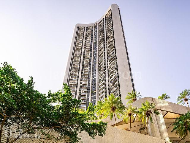 Mid Levels Central - Birchwood Place 03