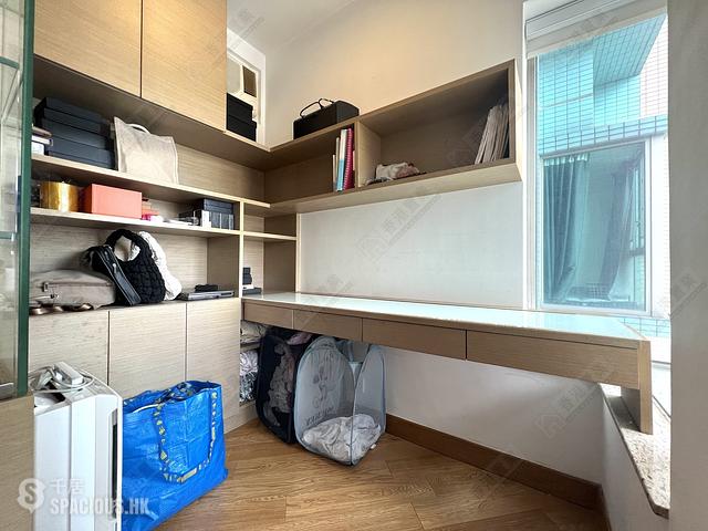 Tai Kok Tsui - Harbour Green Tower 3 01