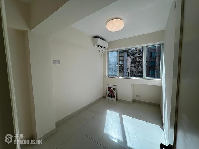 Sai Ying Pun - 151－153 Des Voeux Road West 01