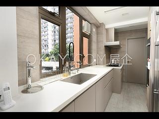 Mid Levels Central - Chenyu Court 06
