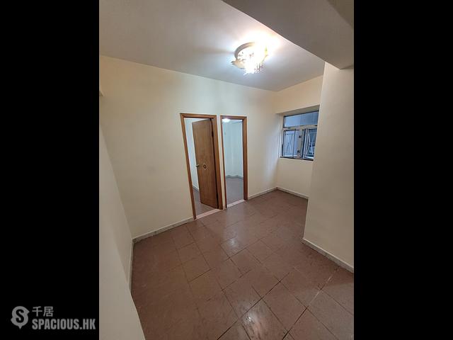 North Point - Pak Kok Building 01
