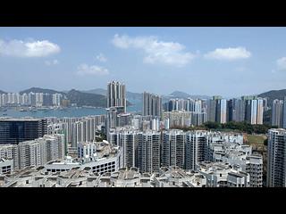 Quarry Bay - The Orchards Block 1 09