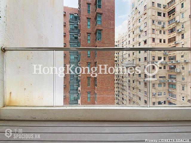 Beacon Hill - Merry Court 01