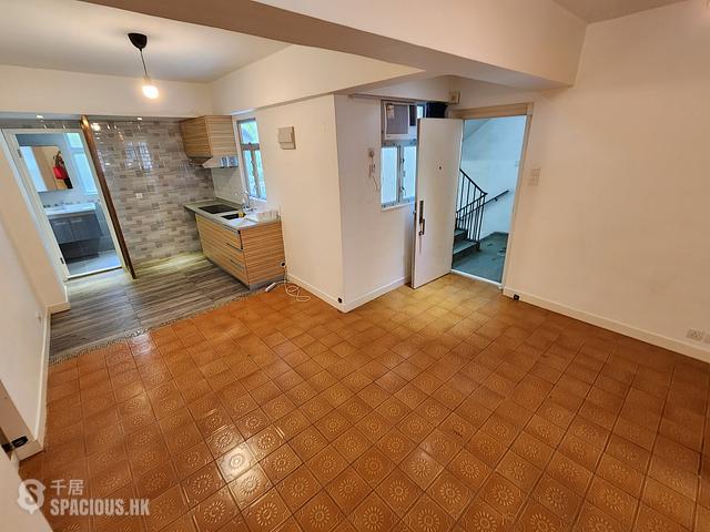 Sai Ying Pun - 13-15, Centre Street 01