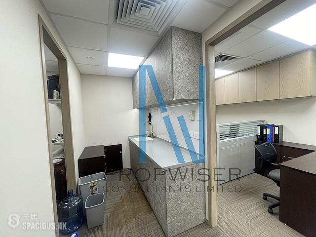 Sheung Wan - Shun Tak Centre - West Tower 09