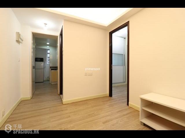 Wan Chai - Tai Tak Building 01