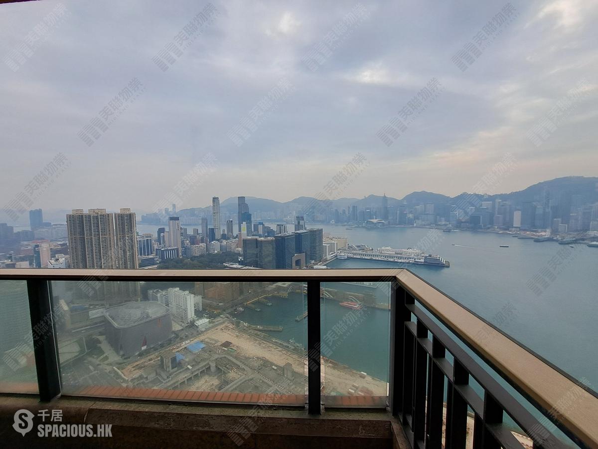 West Kowloon - The Arch Sun Tower (Block 1A) 01