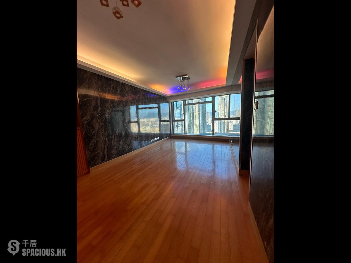 West Kowloon - The Harbourside Block 3 01