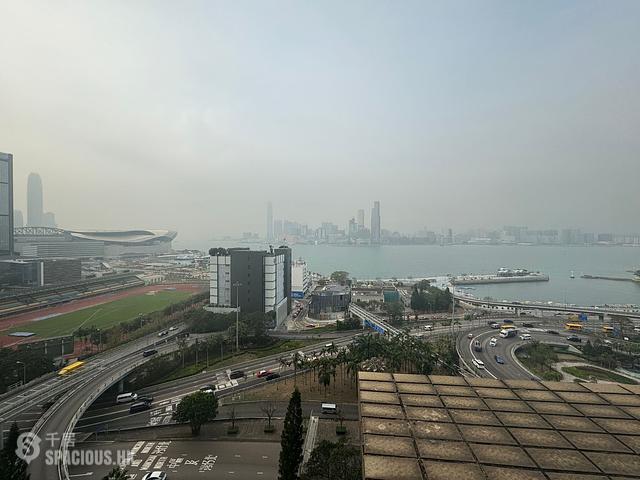 Wan Chai - Hyde Centre 01