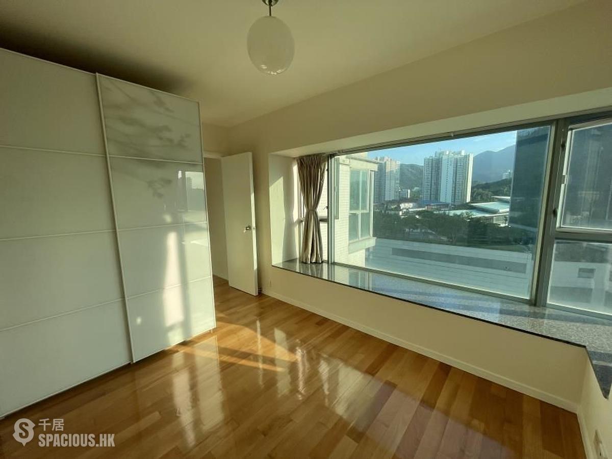 Tung Chung - Seaview Crescent 01