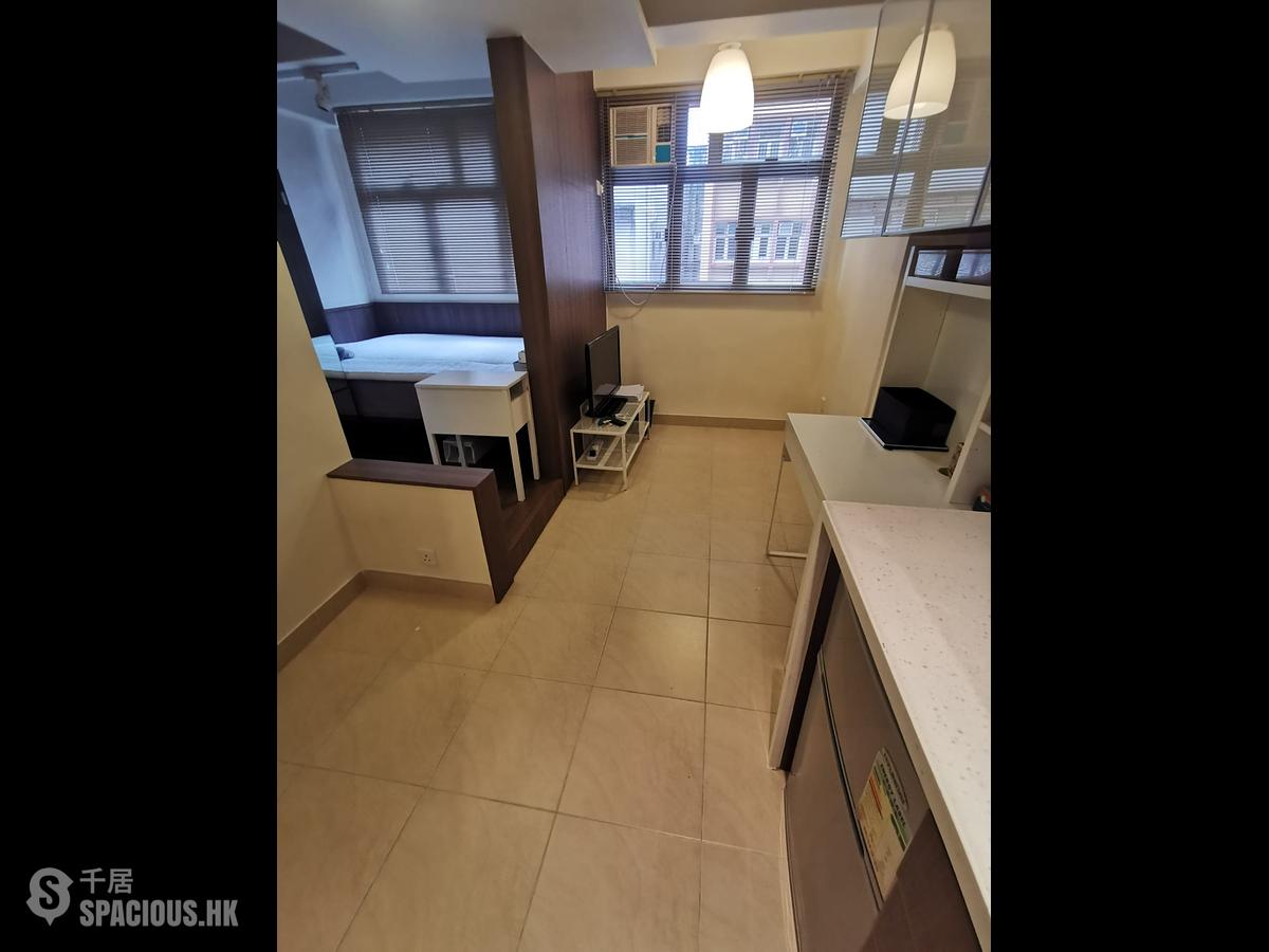 Sai Ying Pun - 220, Queen's Road West 01