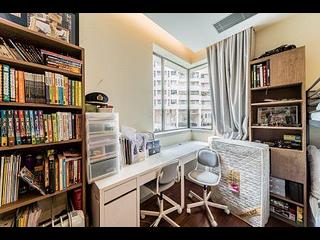 Mid Levels Central - Best View Court Block 66, Macdonnell Road 20