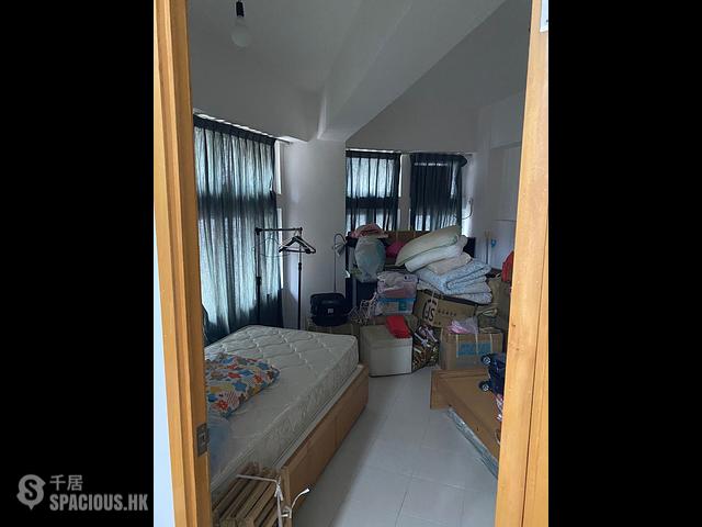 Sheung Wan - 28, Hillier Street 01