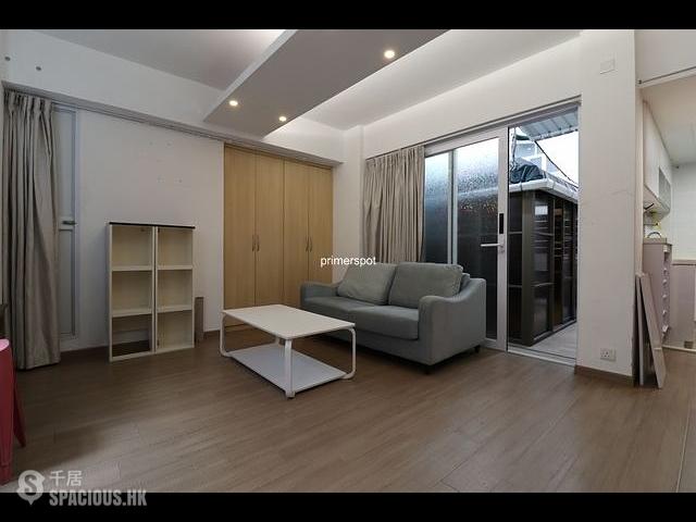 Wan Chai - Yee Sik Mansion 01