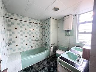 Causeway Bay - Fontana Gardens Block 14-17 16