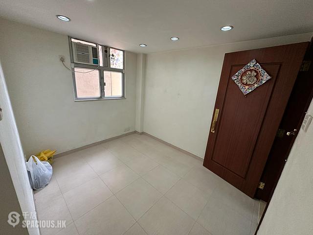 Sheung Wan - Sze Yap Building 01