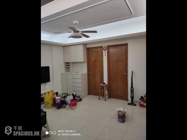Sai Ying Pun - Chung Ah Building 01