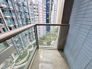 Wan Chai - The Avenue Phase 2 Block 1 06