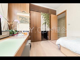 Pok Fu Lam - Villas Sorrento 17