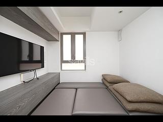 Mid Levels Central - Chenyu Court 05