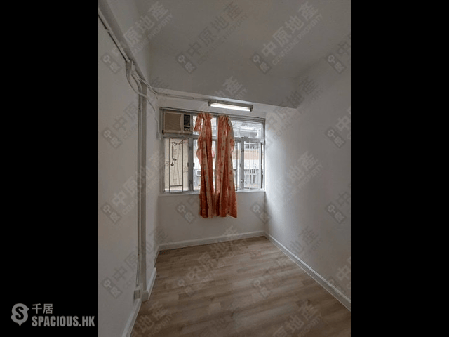 Sai Ying Pun - 102-106, Second Street 01