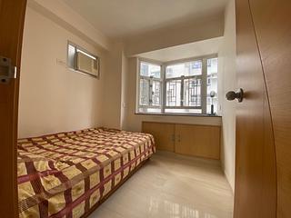 Sai Ying Pun - Yue Sun Mansion Block 1 03